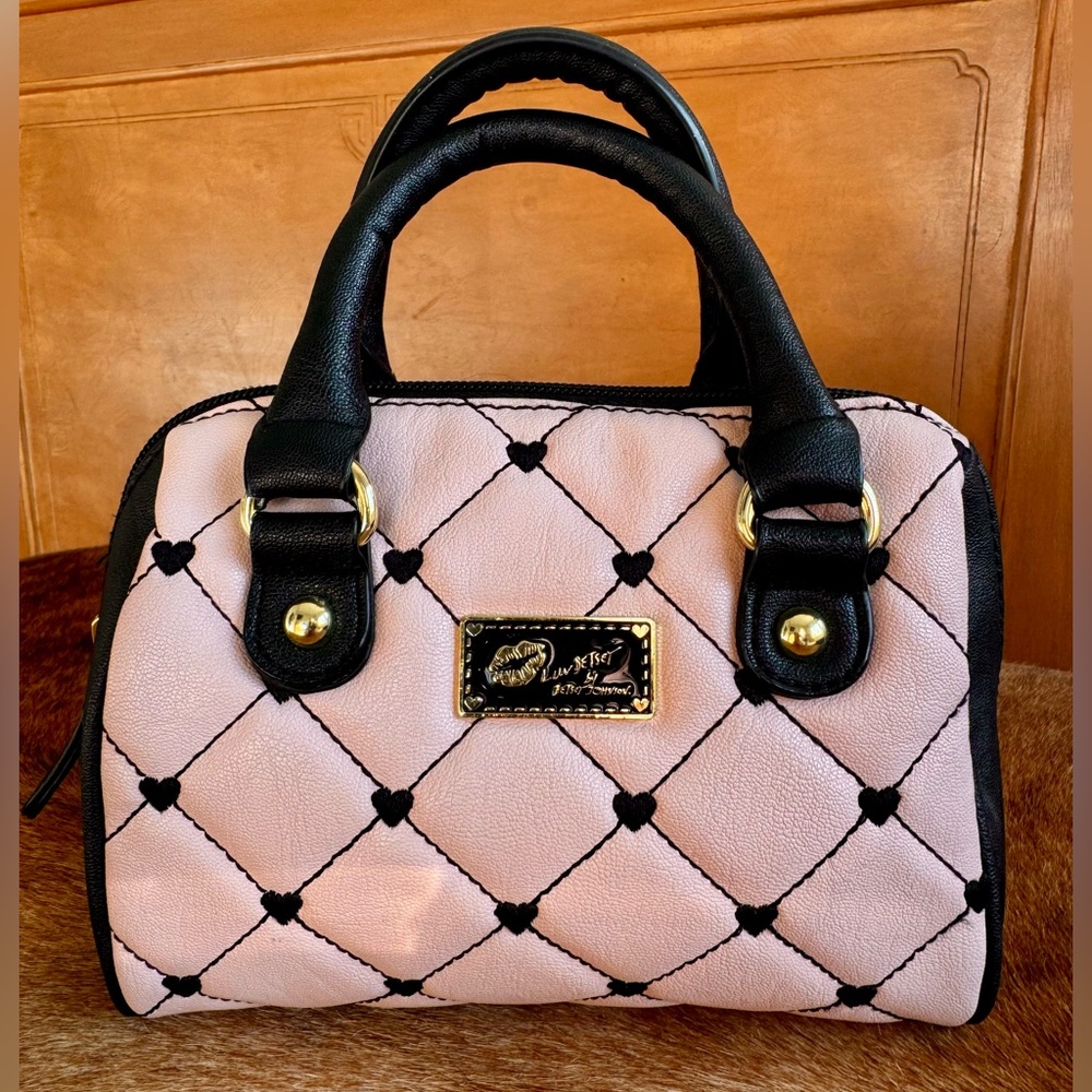 SOLD 🚫 Luv Betsey by Betsey Johnson mini handbag, baby pink & black, hearts